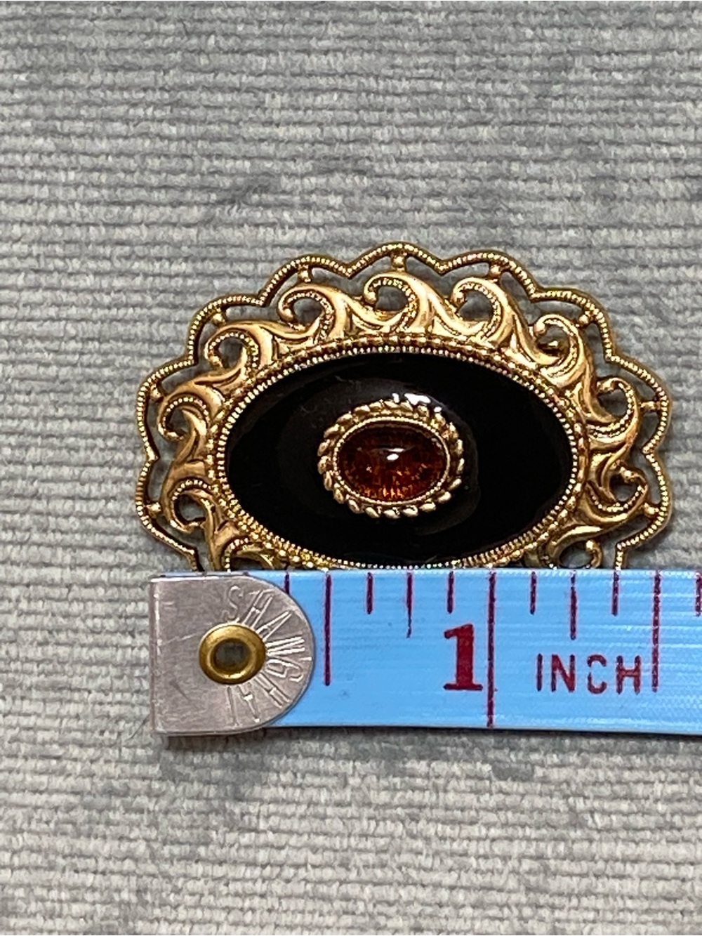 1928 Company Gold-Tone Filigree Brooch with Black Enamel Amber Cabachon Stone - Picture 9 of 10